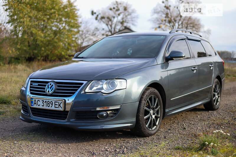Універсал Volkswagen Passat 2010 в Луцьку