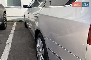 Универсал Volkswagen Passat 2010 в 