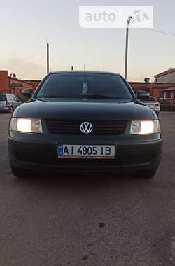 Седан Volkswagen Passat 1998 в Черкассах