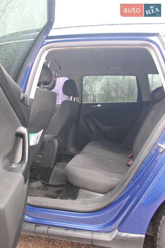 Универсал Volkswagen Passat 2009 в Коростене
