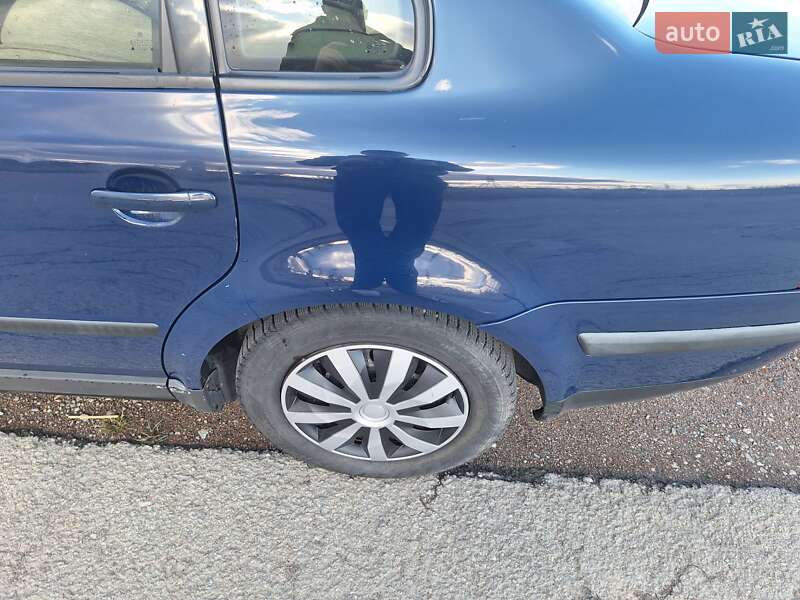 Седан Volkswagen Passat 1998 в Калуші