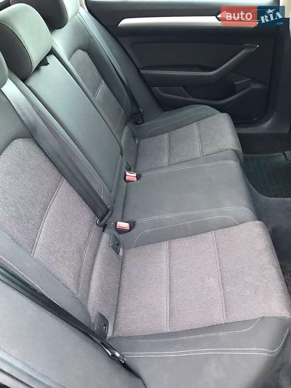 Универсал Volkswagen Passat 2015 в Львове