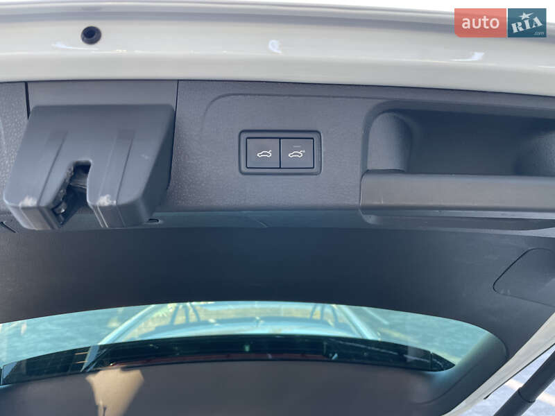 Универсал Volkswagen Passat 2019 в Львове