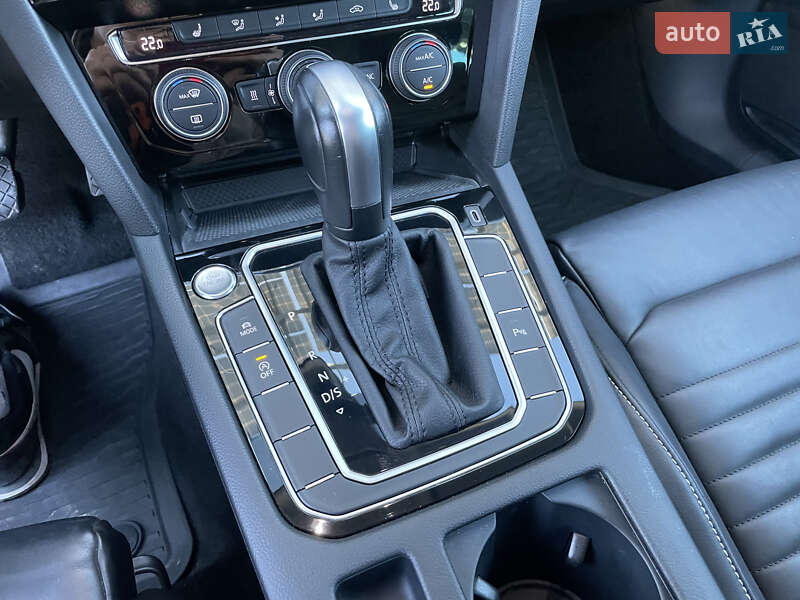 Универсал Volkswagen Passat 2019 в Львове