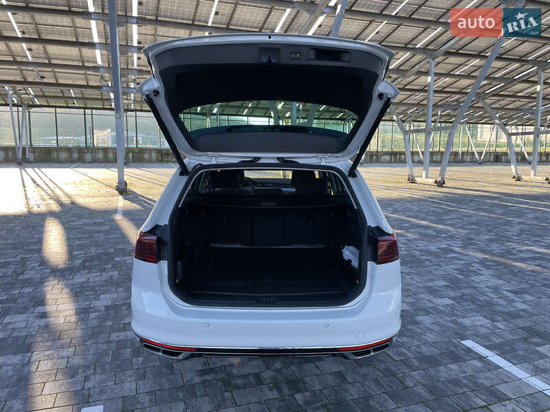 Универсал Volkswagen Passat 2019 в Львове