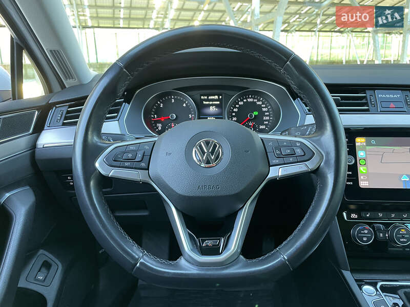 Универсал Volkswagen Passat 2019 в Львове