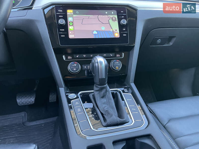 Универсал Volkswagen Passat 2019 в Львове