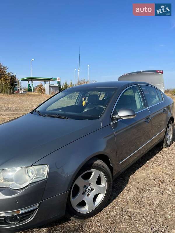 Седан Volkswagen Passat 2006 в Одессе