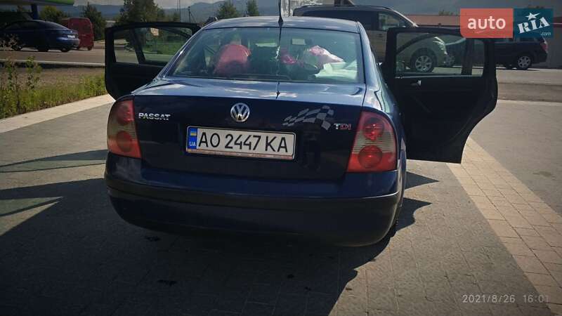 Седан Volkswagen Passat 2002 в Тячеві
