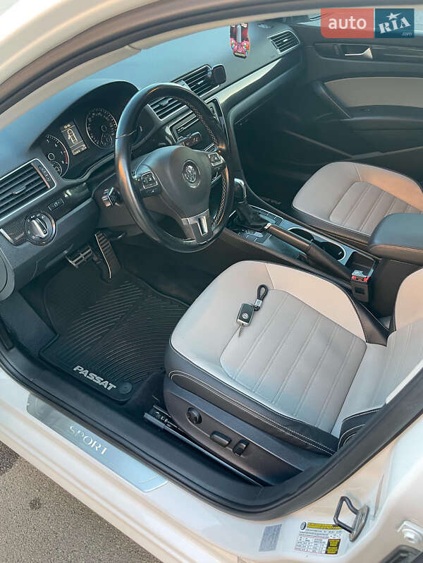 Седан Volkswagen Passat 2014 в Киеве