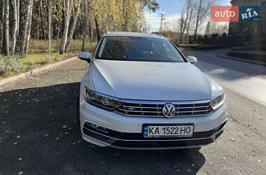 Универсал Volkswagen Passat 2015 в Киеве
