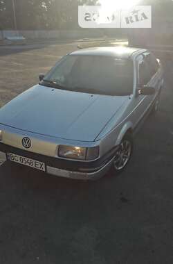 Седан Volkswagen Passat 1991 в 