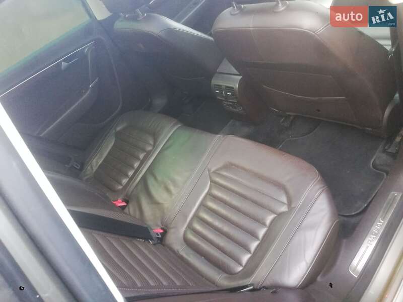 Універсал Volkswagen Passat 2011 в Житомирі