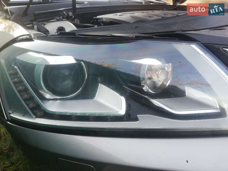 Універсал Volkswagen Passat 2011 в Житомирі