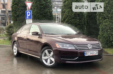 Седан Volkswagen Passat 2013 в Івано-Франківську