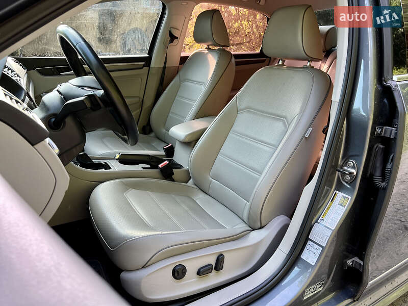 Седан Volkswagen Passat 2016 в Луцьку