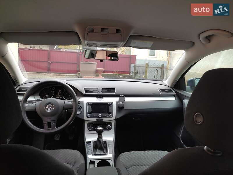 Універсал Volkswagen Passat 2011 в Львові