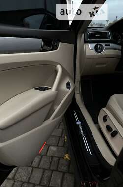 Седан Volkswagen Passat 2012 в 