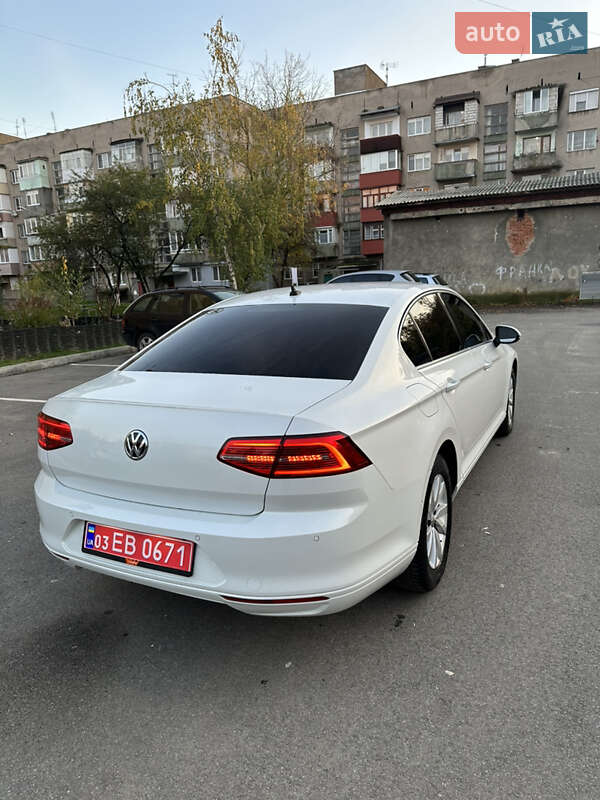 Седан Volkswagen Passat 2018 в Мукачево