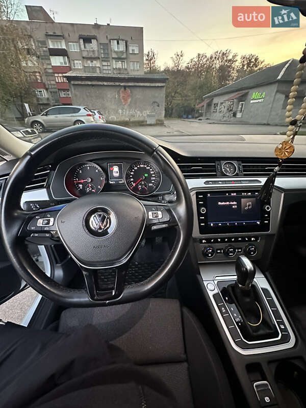 Седан Volkswagen Passat 2018 в Мукачево