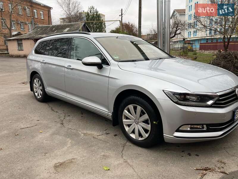Универсал Volkswagen Passat 2015 в Полтаве