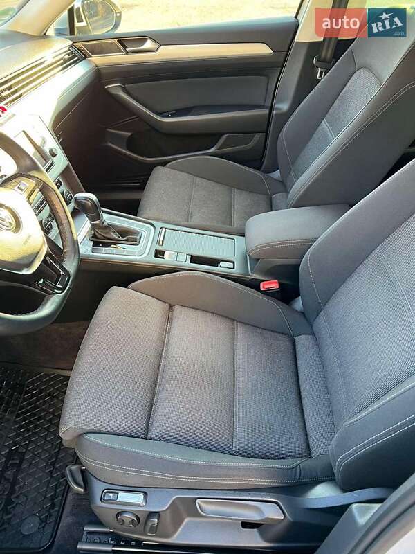 Универсал Volkswagen Passat 2015 в Полтаве