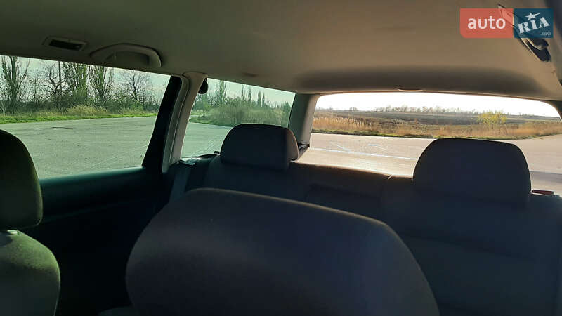 Універсал Volkswagen Passat 2002 в Кропивницькому