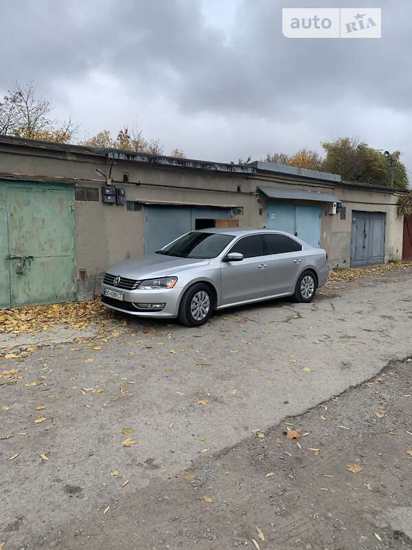 Седан Volkswagen Passat 2015 в Тернополі