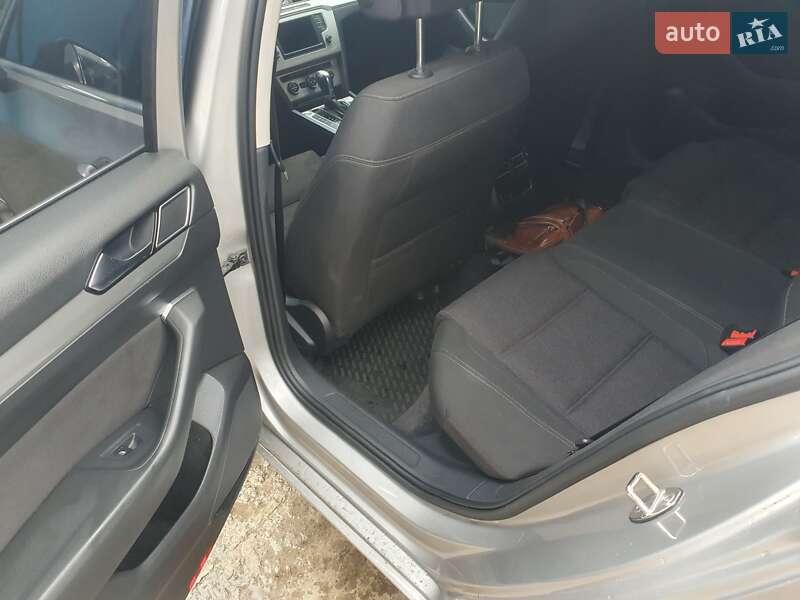 Універсал Volkswagen Passat 2015 в Запоріжжі