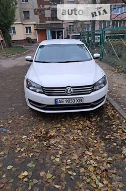 Седан Volkswagen Passat 2014 в Кам'янському