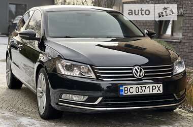 Седан Volkswagen Passat 2012 в 