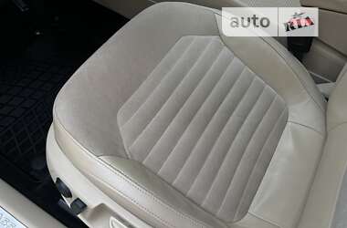 Седан Volkswagen Passat 2012 в 