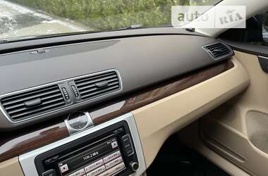 Седан Volkswagen Passat 2012 в 