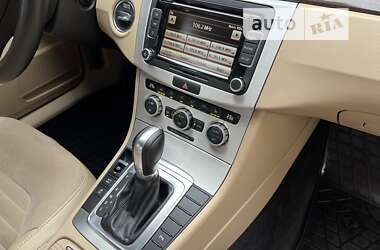 Седан Volkswagen Passat 2012 в 