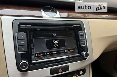Седан Volkswagen Passat 2012 в 