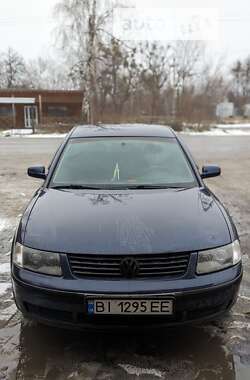 Седан Volkswagen Passat 1996 в Полтаве