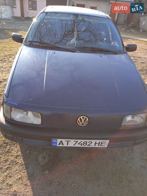 Седан Volkswagen Passat 1993 в Коломиї