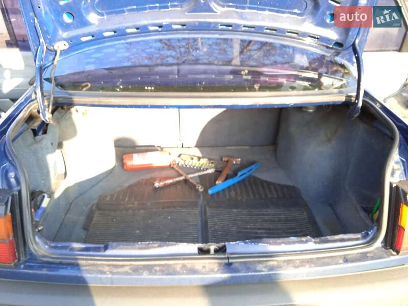 Седан Volkswagen Passat 1993 в Коломиї