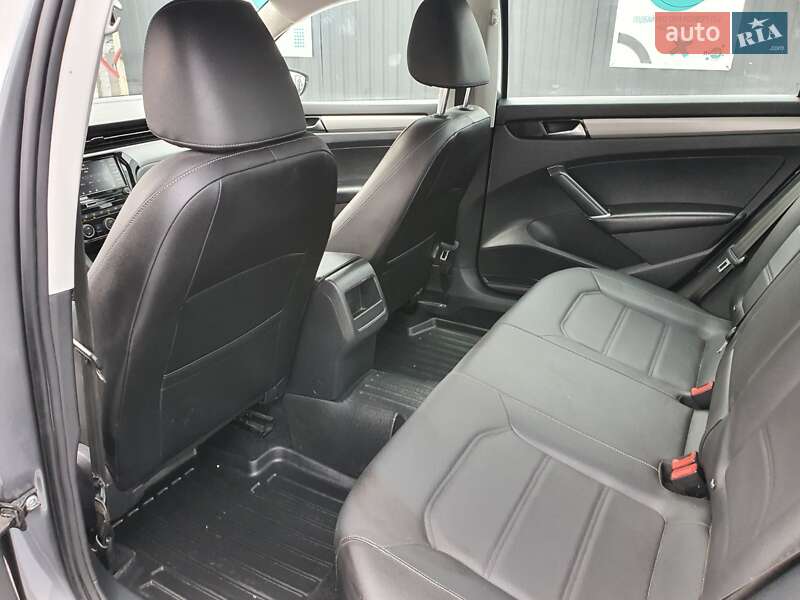 Седан Volkswagen Passat 2020 в Киеве