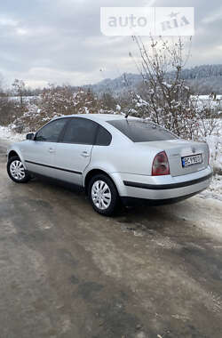 Седан Volkswagen Passat 2003 в Бориславі