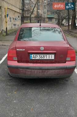 Седан Volkswagen Passat 1998 в Запорожье