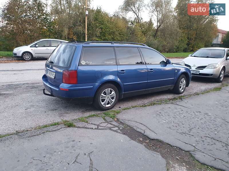 Універсал Volkswagen Passat 2000 в Виноградові