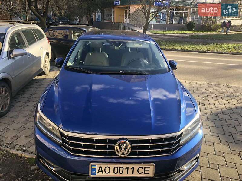 Седан Volkswagen Passat 2016 в Ужгороде