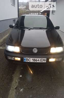 Седан Volkswagen Passat 1996 в Дрогобыче