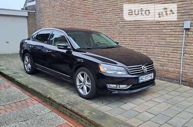 Седан Volkswagen Passat 2012 в Луцке