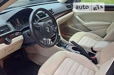 Седан Volkswagen Passat 2012 в Луцке