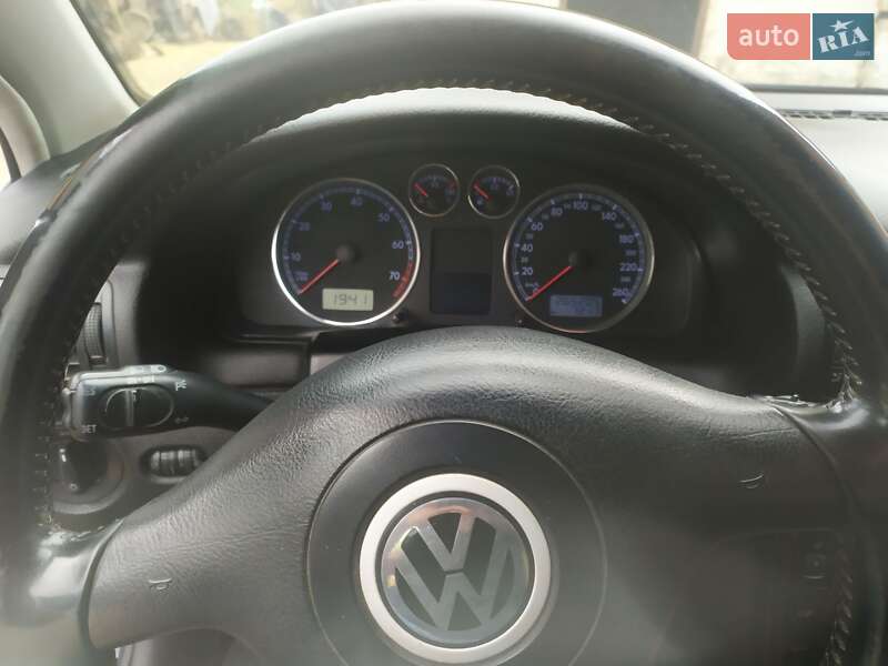 Універсал Volkswagen Passat 2002 в Бердичеві