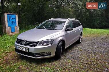 Універсал Volkswagen Passat 2014 в Житомирі