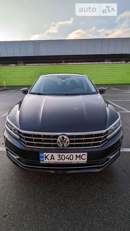 Седан Volkswagen Passat 2017 в Киеве