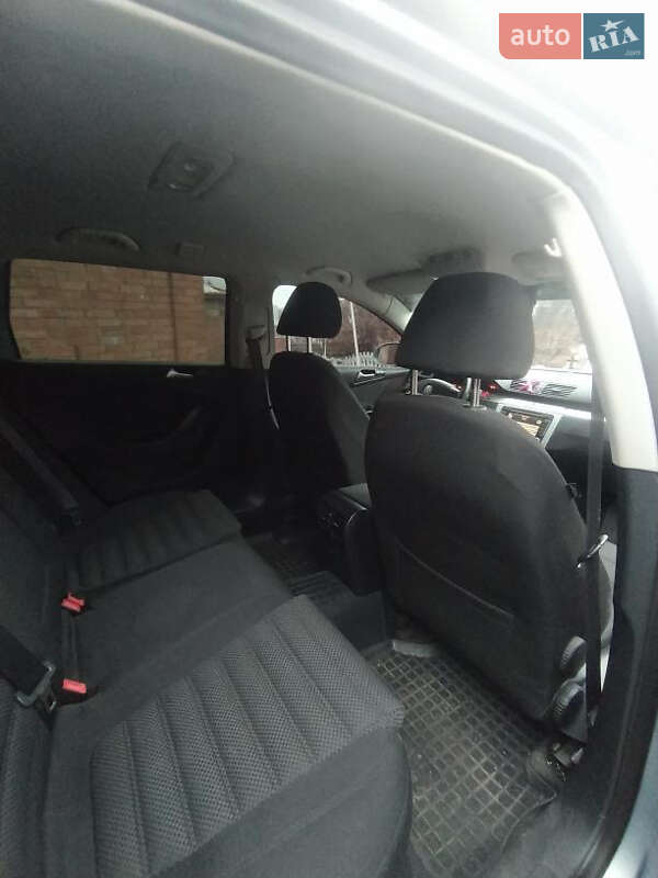 Універсал Volkswagen Passat 2009 в Хмельницькому